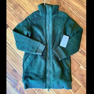 Athleta Tugga Coat Forest Green Sherpa Teddy Jacket Zip Up Velvet Trim XS NWT